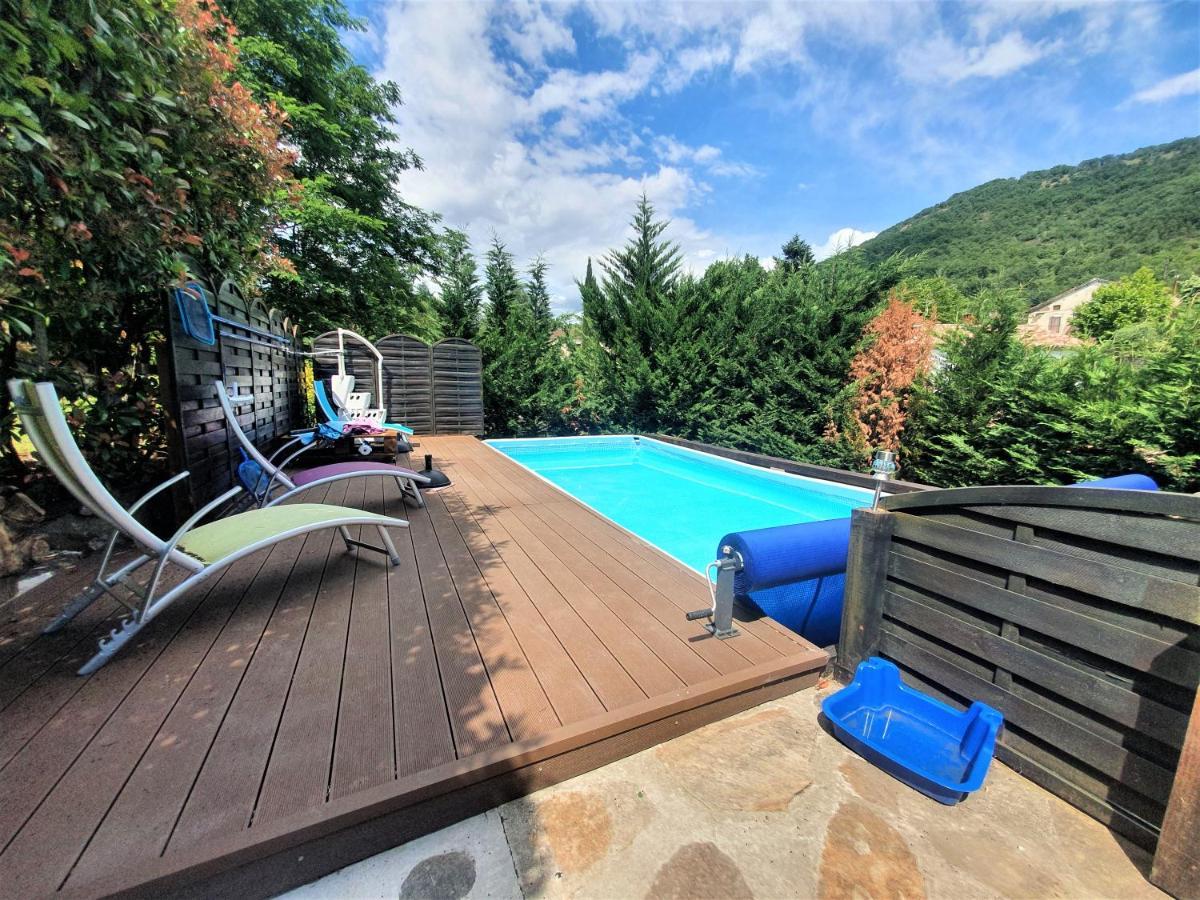 Mes Maisons: Luxury Gites with Pool, Aircon, and Pet-Friendly Amenities Gagnieres Exterior photo