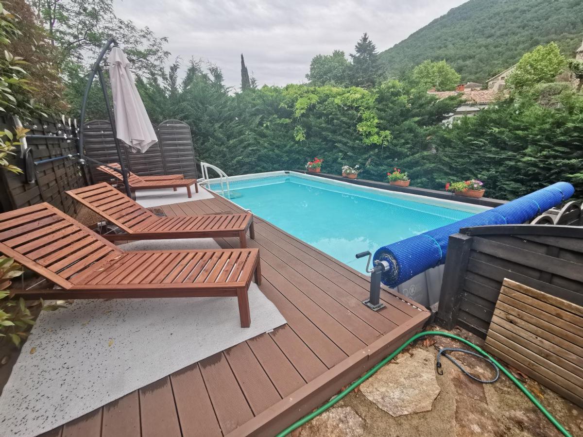 Mes Maisons: Luxury Gites with Pool, Aircon, and Pet-Friendly Amenities Gagnieres Exterior photo